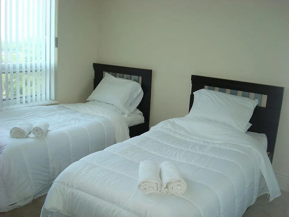 Hotel Kashaneh Guest House - 15 Greenview Toronto