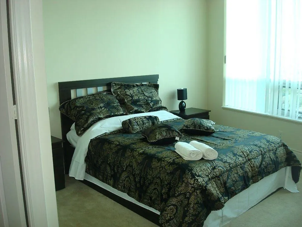 Kashaneh Guest House - 15 Greenview Toronto Canada